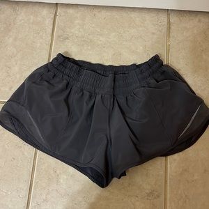 Gray Lulu lemon Hotty Hot shorts 2.5” low rise size 6